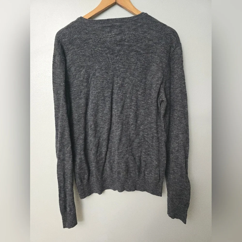 American Eagle Sweater Mens Medium Gray Knit Athletic Fit V-Neck Dark Academia